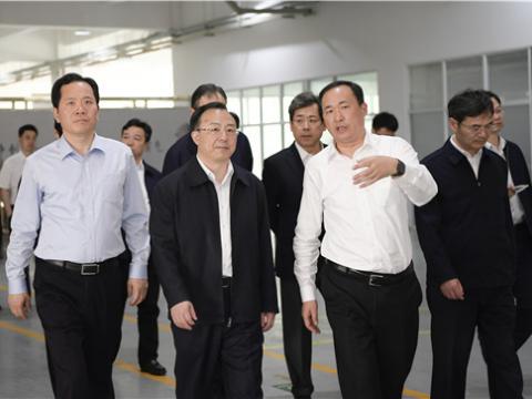 江苏省省长吴政隆莅临0638太阳集团官网集团走访调研